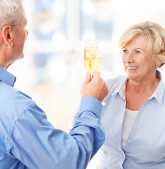 New Jersey Dating Service Teaches You How to Charm Men